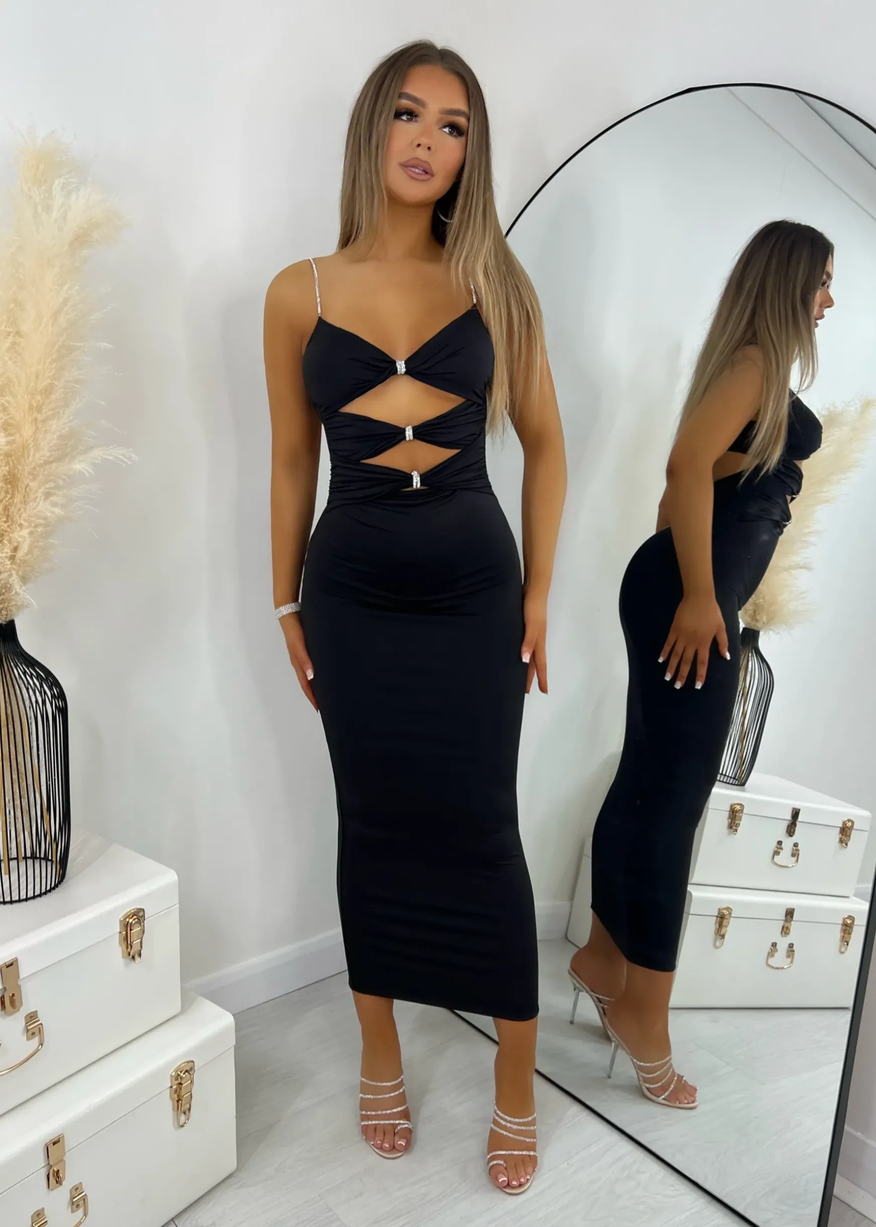 Pick Me Up Cut Out Detail Midi Dress - Black|DressMeZee New