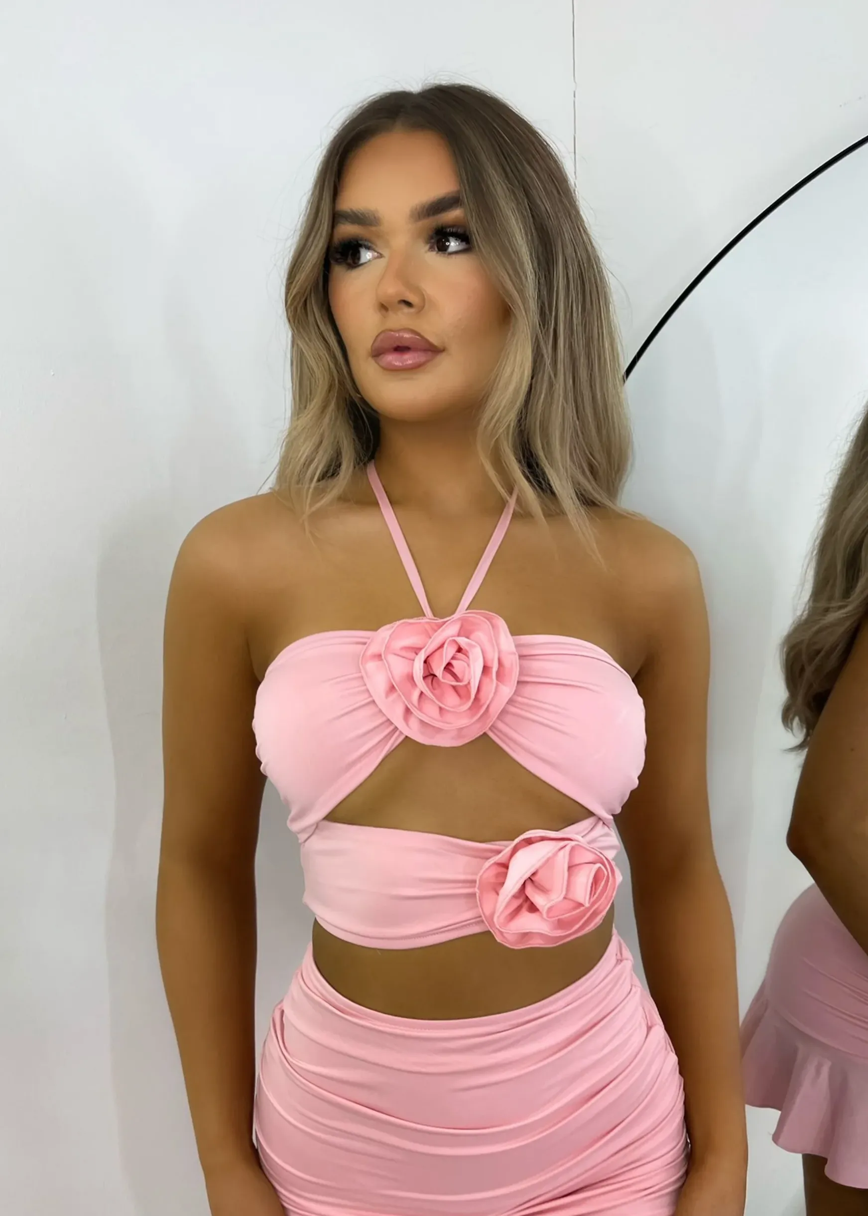 Sweet Fling Cut Out Flower Crop Top - Pink|DressMeZee Hot